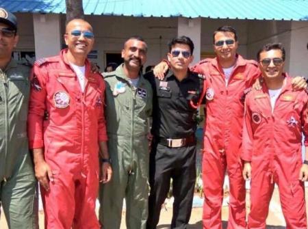 Wing Commander Abhinandan Varthaman medium