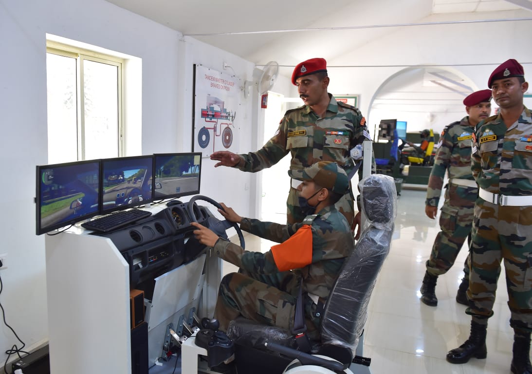 women military police soldiers