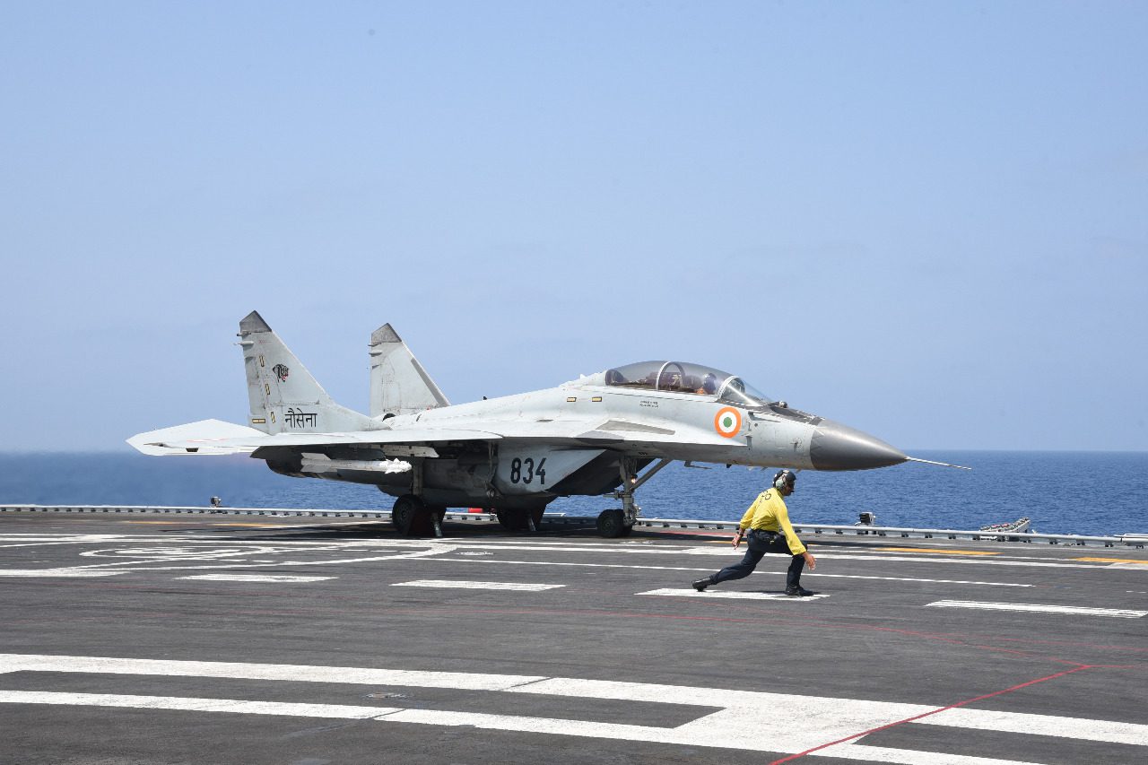 presidents colour indian naval aviation