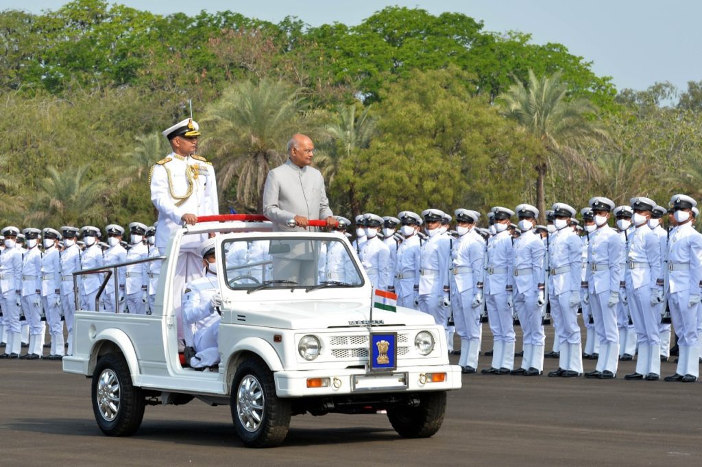 President Of India Presents President's Colour To Ins Valsura - DDE