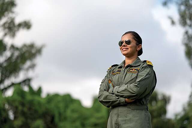 lieutenant Shivangi singh woman pilot navy