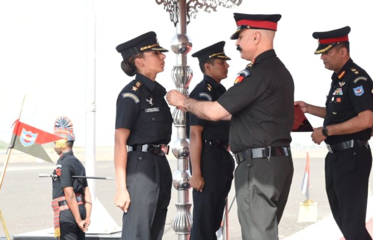 captain Abhilasha Barak first woman pilot indian army