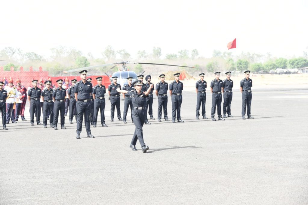 captain Abhilasha Barak pilot indian army