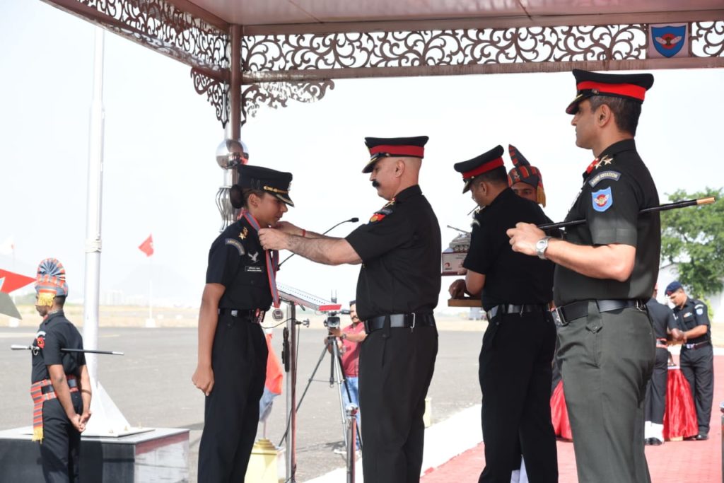 Abhilasha Barak first woman pilot