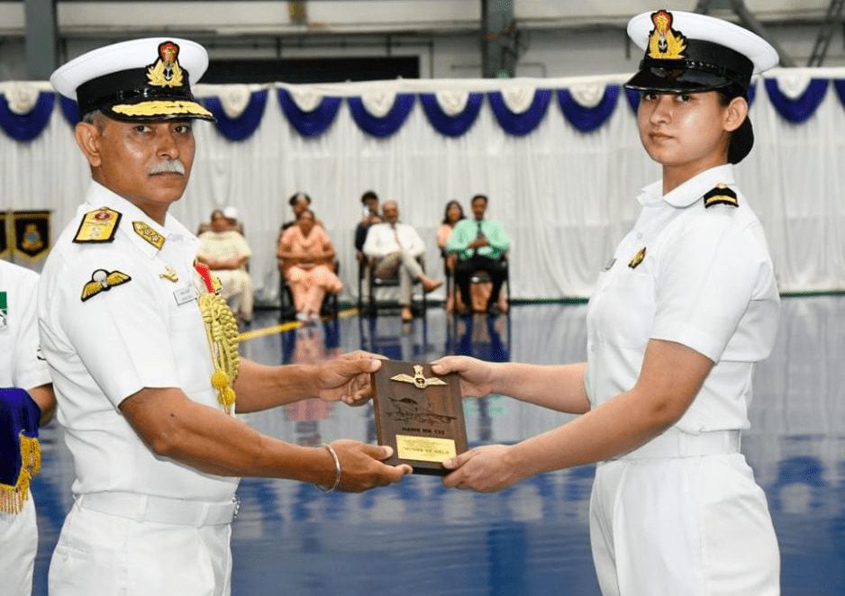 sb lt Aastha poonia