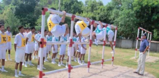 Candidates crossing figure of eight during snake race.