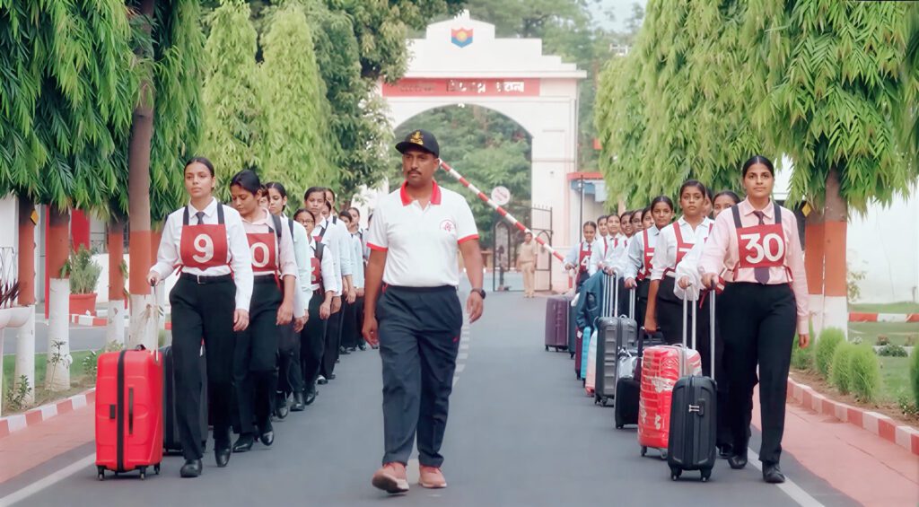 Candidates arriving at SSB centre.